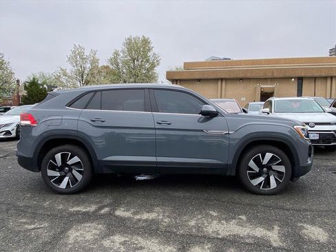 Certified 2024 Volkswagen Atlas Cross Sport SE image 2