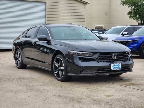 Used 2024 Honda Accord Sport image 3