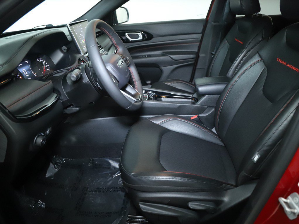 Used 2025 Jeep Compass Trailhawk AWD/4WD image 20
