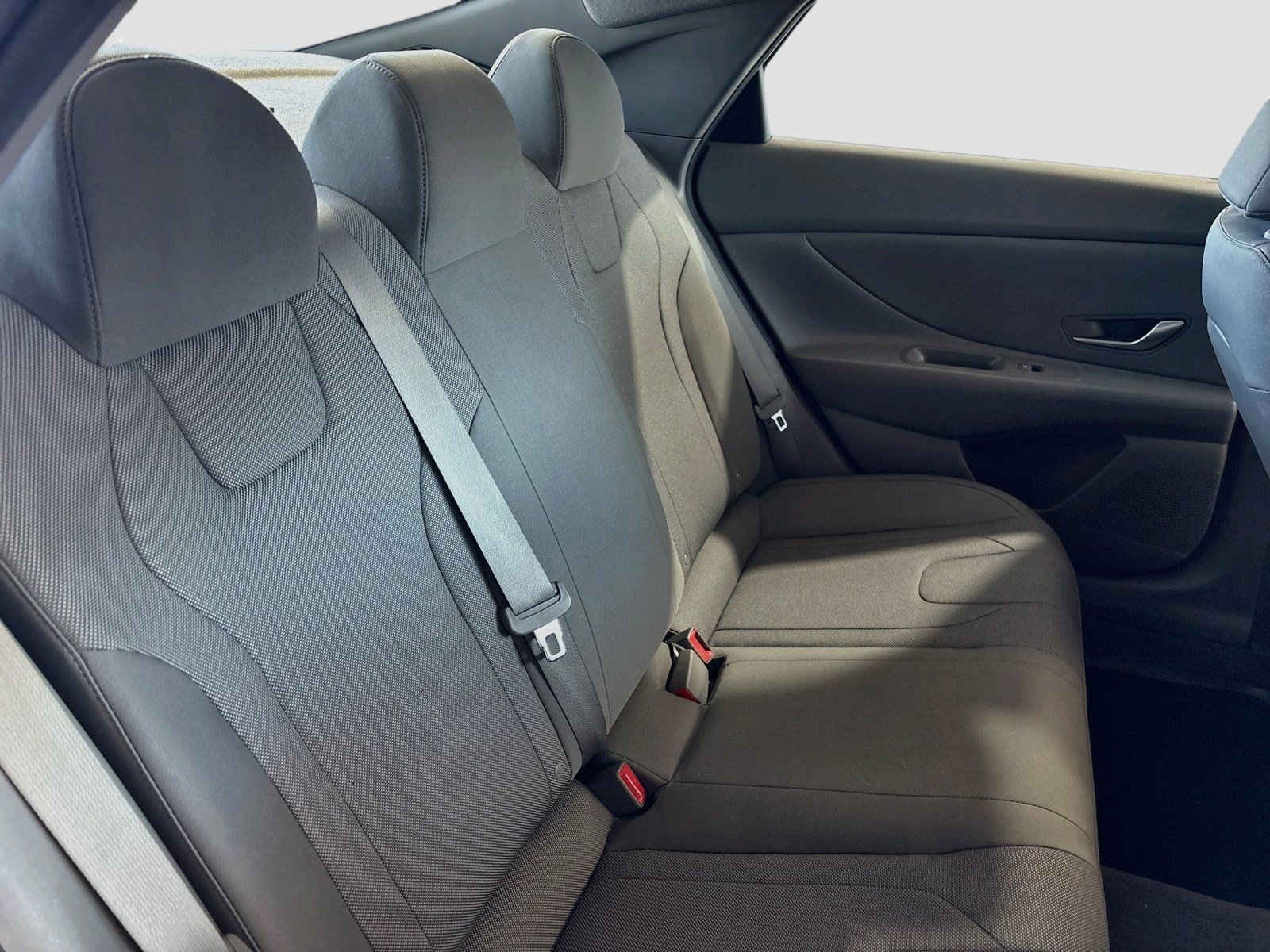 Used 2023 Hyundai Elantra SE FWD image 18