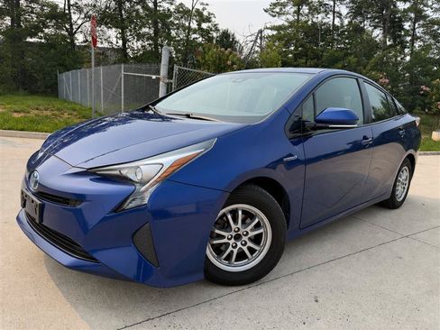 Used 2017 Toyota Prius Two w/ Prius Two Safety Plus Package FWD image 1