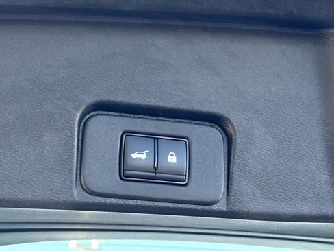 Certified 2022 Nissan Rogue Platinum w/ Head-Up Display Package image 21