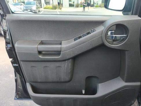 Used 2015 Nissan Xterra PRO-4X w/ Nevada Tow Package AWD/4WD image 13