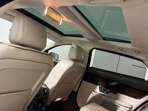 Used 2015 Jaguar XJ L Portfolio image 33
