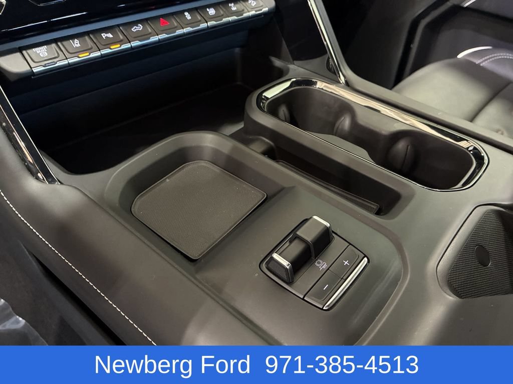 Used 2024 GMC Sierra 2500 AT4X AWD/4WD image 32
