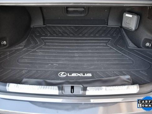 Used 2025 Lexus ES 300h 300h image 18