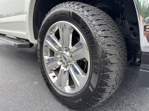 Used 2020 Ford F150 Lariat w/ Equipment Group 502A Luxury AWD/4WD image 9