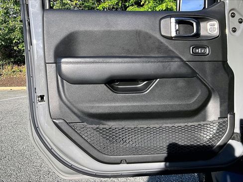 Certified 2022 Jeep Wrangler Unlimited Sahara AWD/4WD image 26