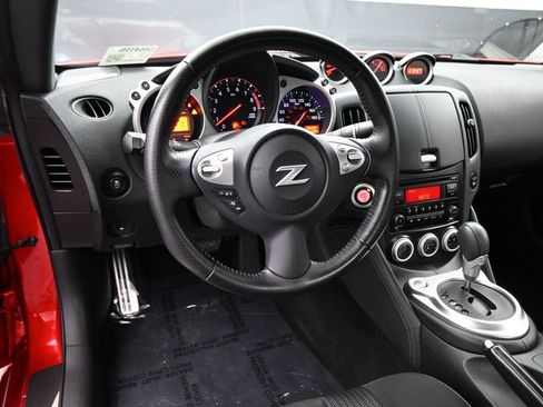 Used 2020 Nissan 370Z Coupe RWD image 5