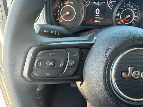 Used 2025 Jeep Wrangler Unlimited Sport AWD/4WD image 14