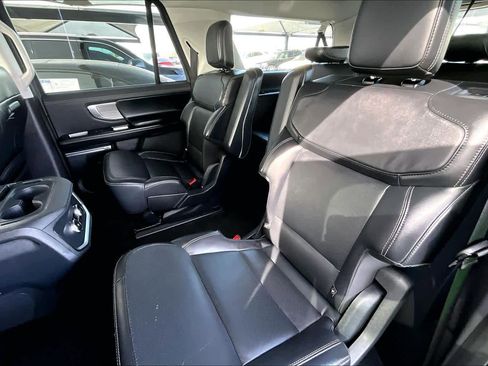 Used 2025 Ford Expedition Max Platinum image 21