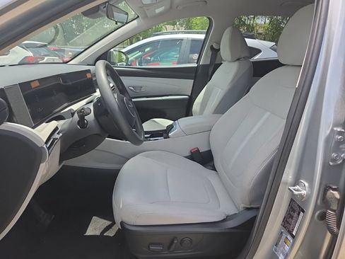 Used 2025 Hyundai Tucson SEL FWD image 3