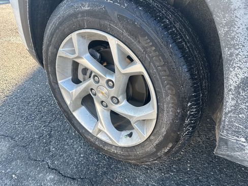 Used 2024 Chevrolet Trax LS w/ LS Convenience Package image 9