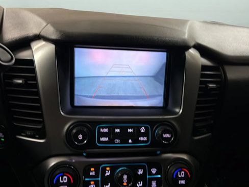 Used 2018 Chevrolet Suburban Premier RWD image 14