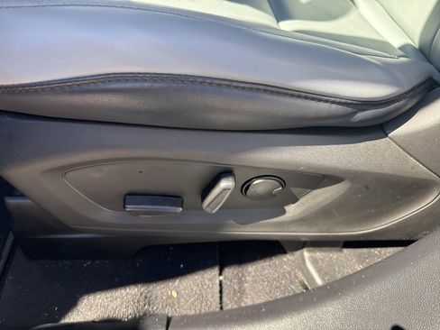 Used 2021 Ford Explorer XLT w/ Equipment Group 202A image 20