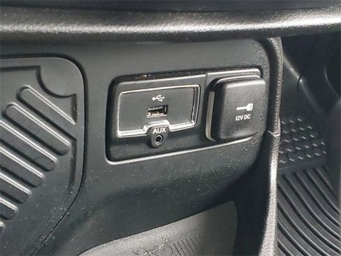 Used 2017 Jeep Renegade Sport w/ Power & Air Group image 27