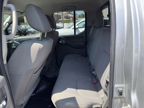 Used 2016 Nissan Frontier SV w/ SV Value Truck Package RWD image 25