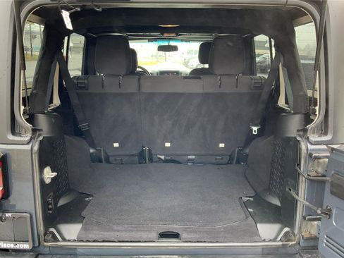 Used 2018 Jeep Wrangler Unlimited Sport S image 12