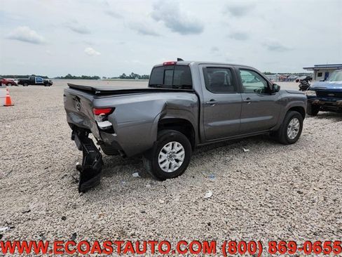 Used 2022 Nissan Frontier SV AWD/4WD image 2