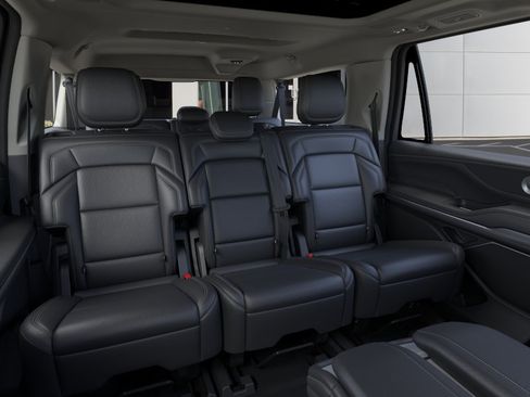 New 2026 Lincoln Navigator L Reserve AWD/4WD image 11