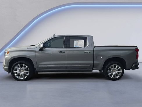 Used 2024 Chevrolet Silverado 1500 High Country w/ High Country Premium Package AWD/4WD image 2