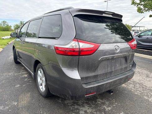 Used 2019 Toyota Sienna LE FWD image 7