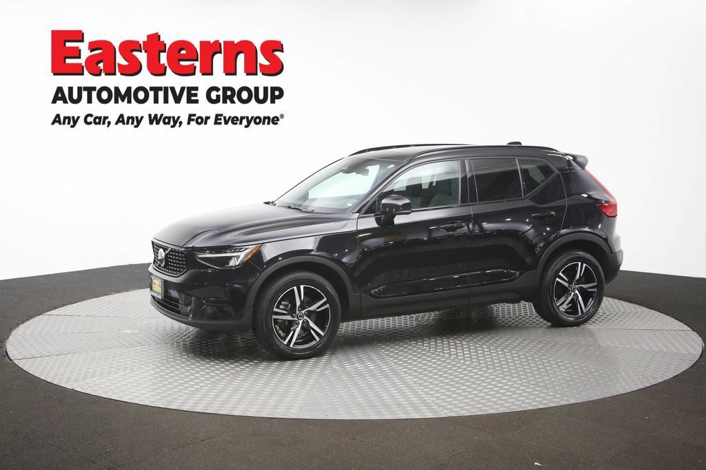 Used 2024 Volvo XC40 B5 Core AWD/4WD image 60