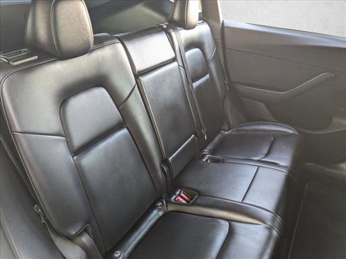 Used 2022 Tesla Model Y Long Range image 22