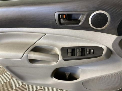 Used 2013 Toyota Tacoma 4x4 Double Cab w/ SR5 Pkg image 22