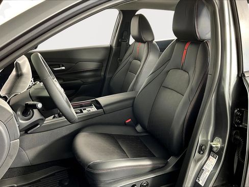 New 2026 Nissan Sentra SR FWD image 17