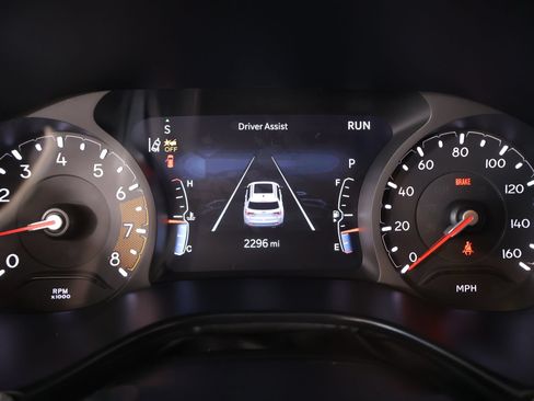Used 2025 Jeep Compass Latitude AWD/4WD image 4