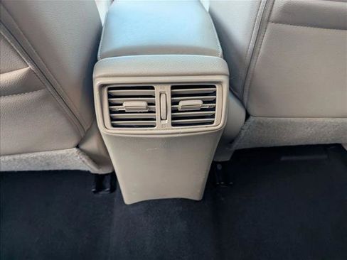 Used 2016 Nissan Rogue SL w/ SL Premium Package image 18