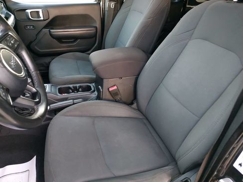 Used 2018 Jeep Wrangler Unlimited Sport S AWD/4WD image 12