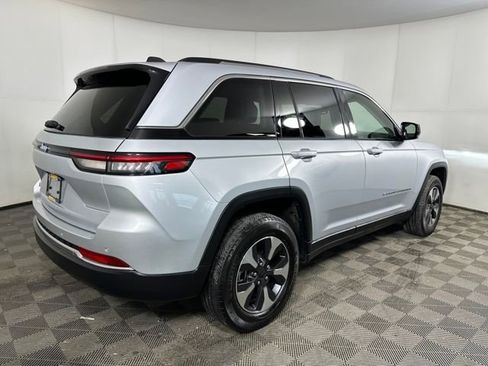 Used 2023 Jeep Grand Cherokee 4WD 4xe image 3