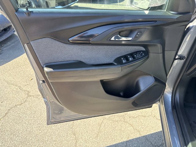 Used 2021 Chevrolet TrailBlazer LT w/ Convenience Package FWD image 13