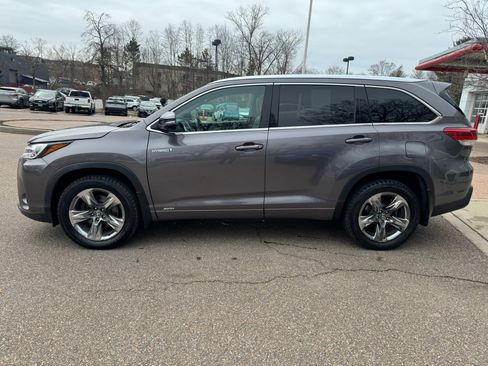 Used 2019 Toyota Highlander Limited Platinum image 4