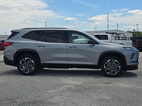 Used 2025 Buick Enclave Sport Touring w/ Power Package FWD image 6