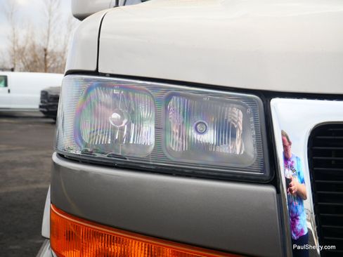 Used 2023 GMC Savana 2500 Extended image 22