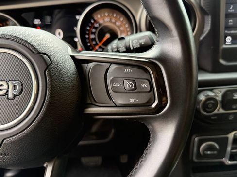 Used 2018 Jeep Wrangler Unlimited Sport S AWD/4WD image 23