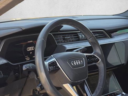 Used 2024 Audi Q8 e-tron Premium Plus w/ Premium Plus Package image 12