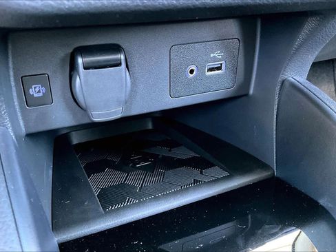 New 2025 Nissan Versa SV w/ Trunk Package image 18