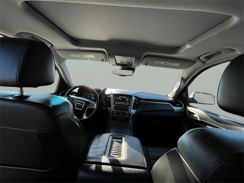 Used 2019 GMC Yukon XL Denali image 32