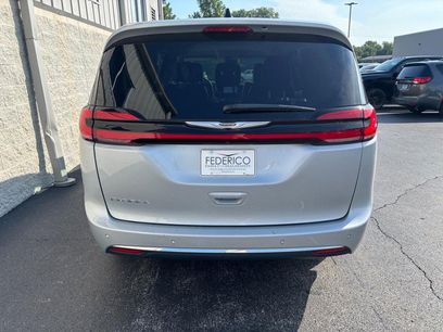 Used 2023 Chrysler Pacifica Touring-L