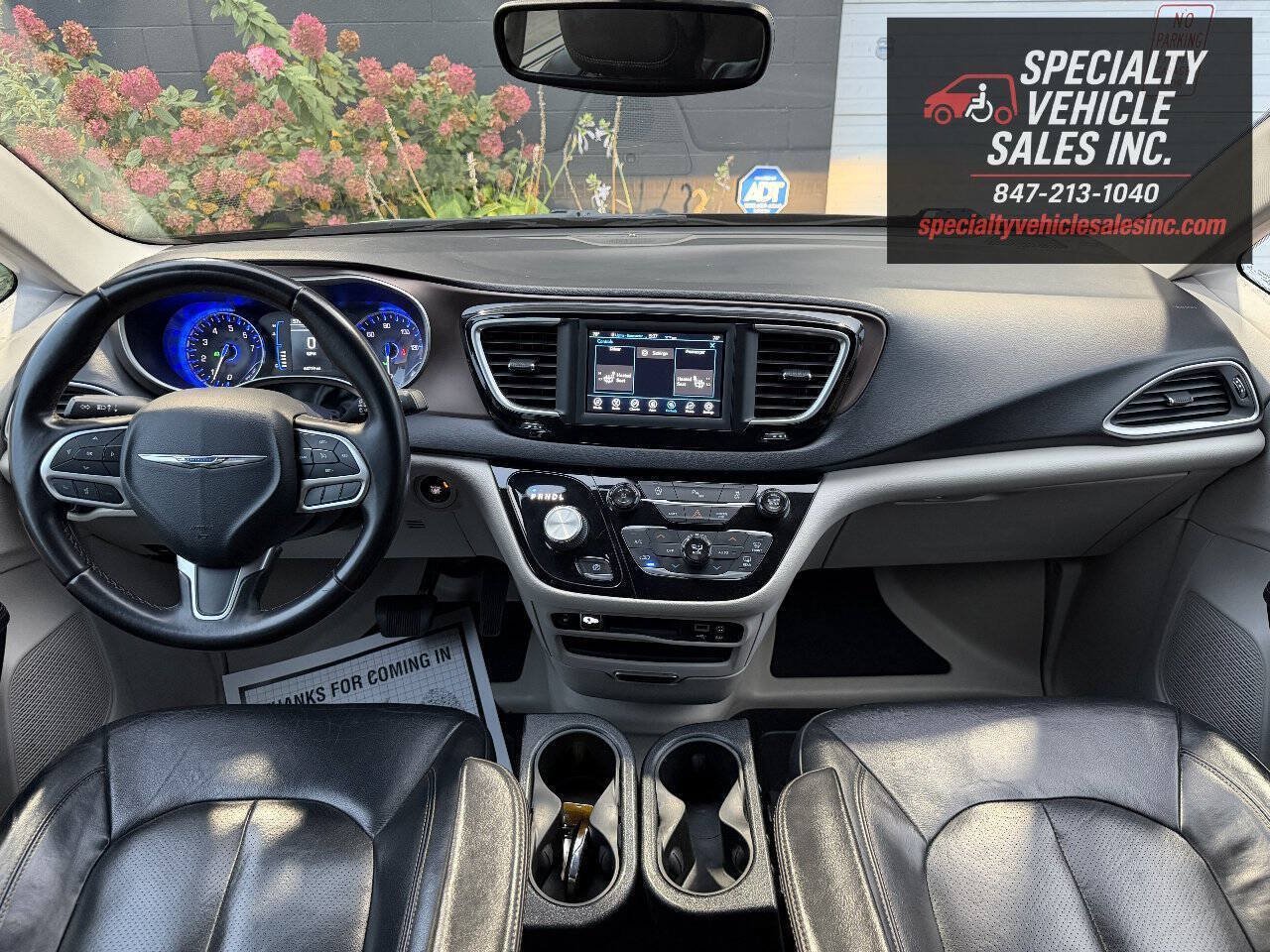 Used 2018 Chrysler Pacifica Touring-L FWD image 29