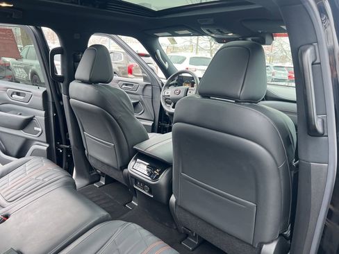 Certified 2025 Nissan Armada PRO-4X w/ Pro-4X Premium Package image 18