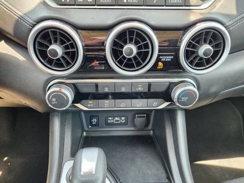 Used 2024 Nissan Sentra SV FWD image 18