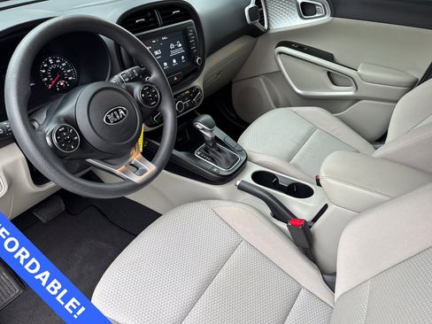 Used 2021 Kia Soul LX image 11