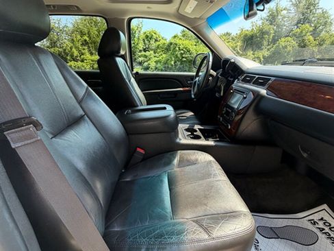 Used 2014 Chevrolet Tahoe LT AWD/4WD image 19