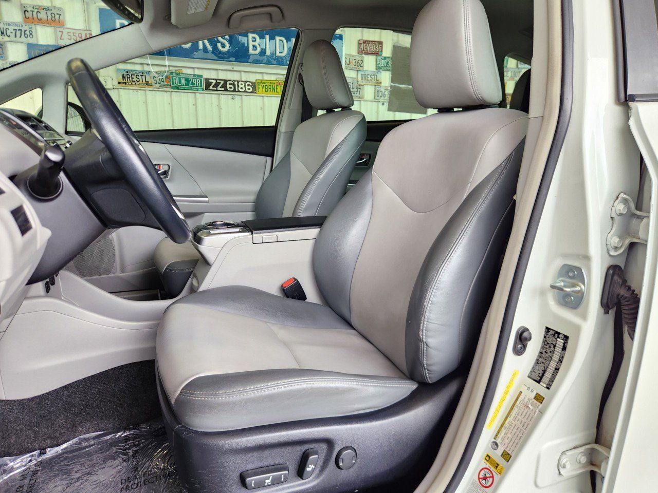 Used 2015 Toyota Prius V Four FWD image 2