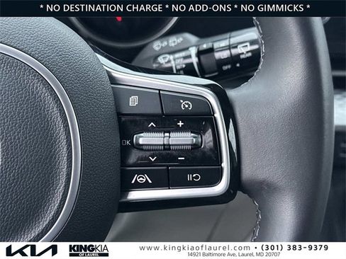 Used 2024 Kia Carnival LX image 9